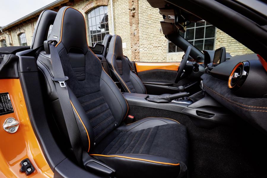 Интерьер Mazda MX-5 30th Anniversary (ND) 2019 года  (WW) (фото 47 из 47)